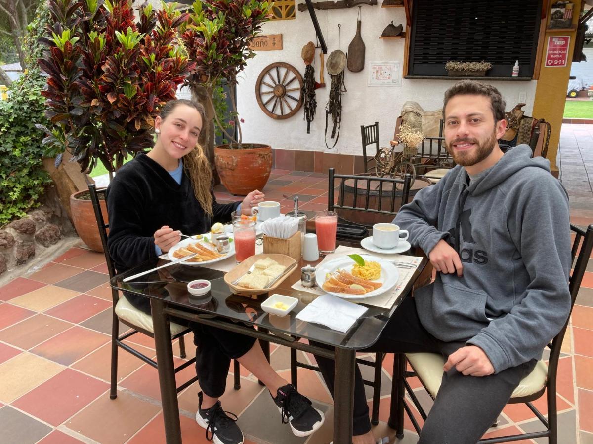 Hosteria Casa Silva Checa 外观 照片